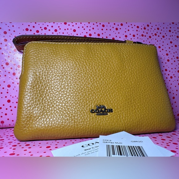 Coach Snoopy Present Leather Corner Zip Wristlet NWT - Picture 4 of 9